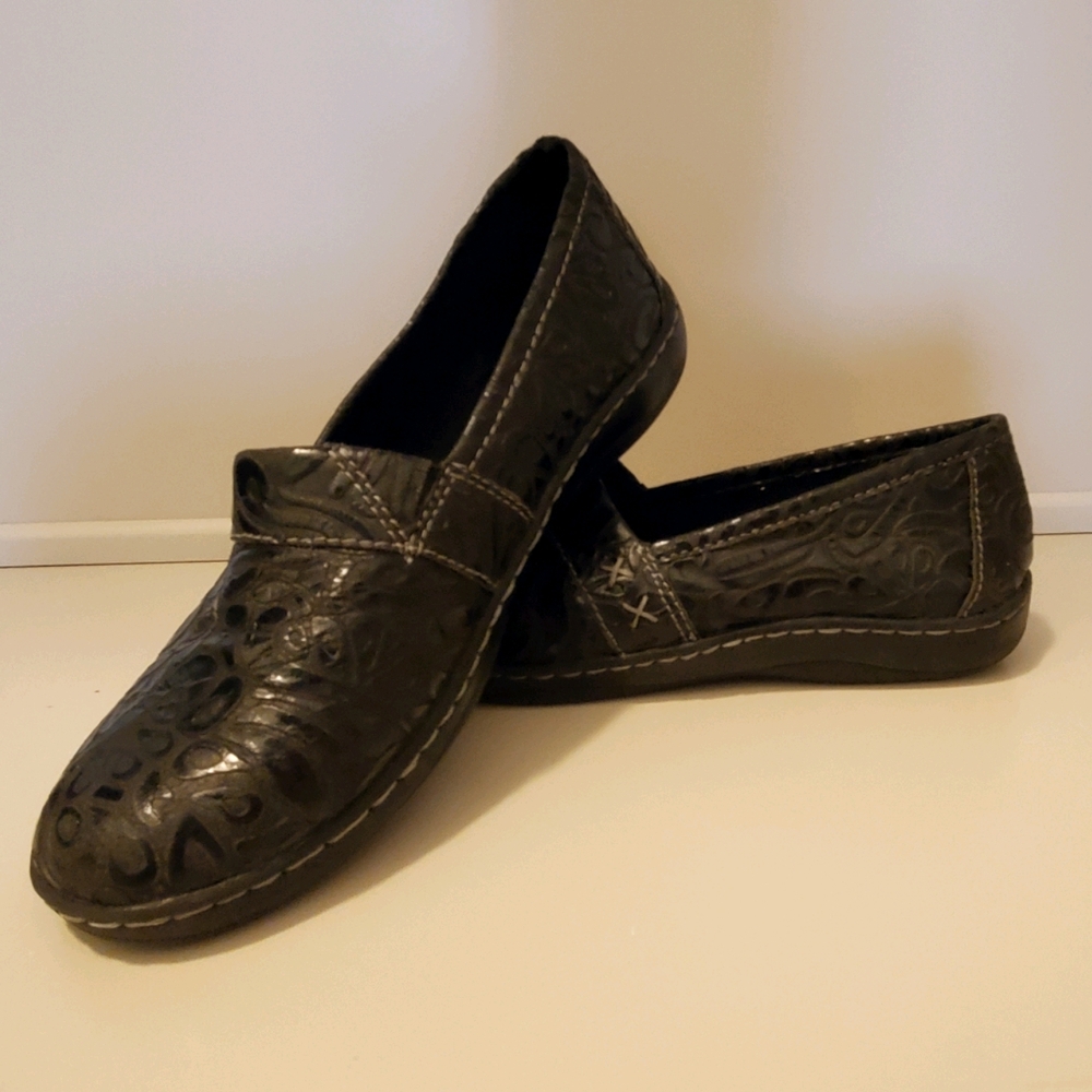 BOC Born Howell Tooled Leather Slip On Clogs